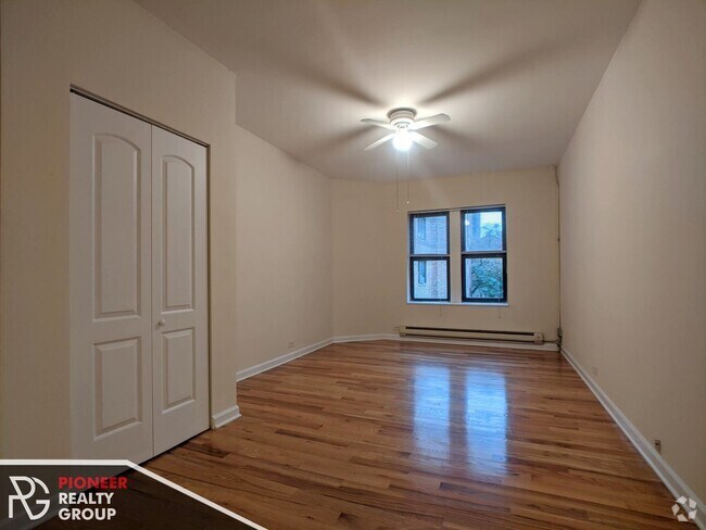 Building Photo - 3721 N Pine Grove Ave