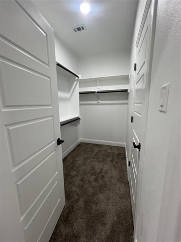 Building Photo - 615 Luxton St