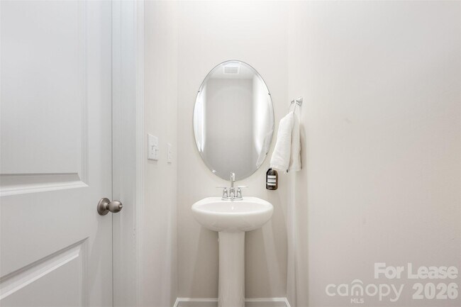 Building Photo - 1108 Harland St