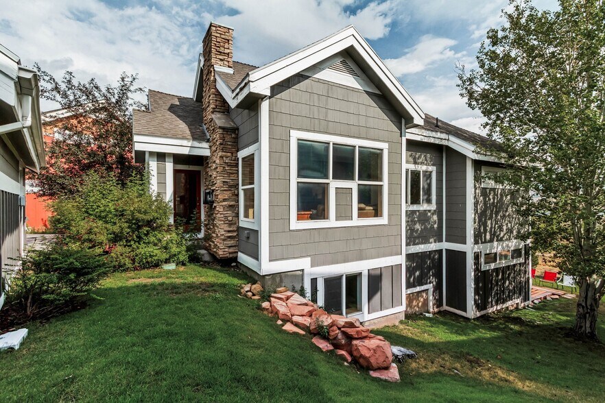 Building Photo - 5526 Cross Country Way