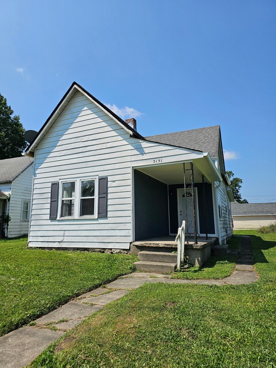Building Photo - 2131 Central Ave