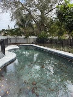 Building Photo - 1701 Avoca Dr