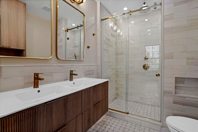 Building Photo - 26 1st Pl