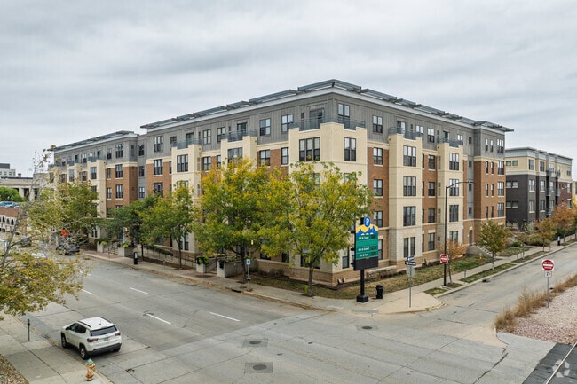 Building Photo - Vine Street Lofts