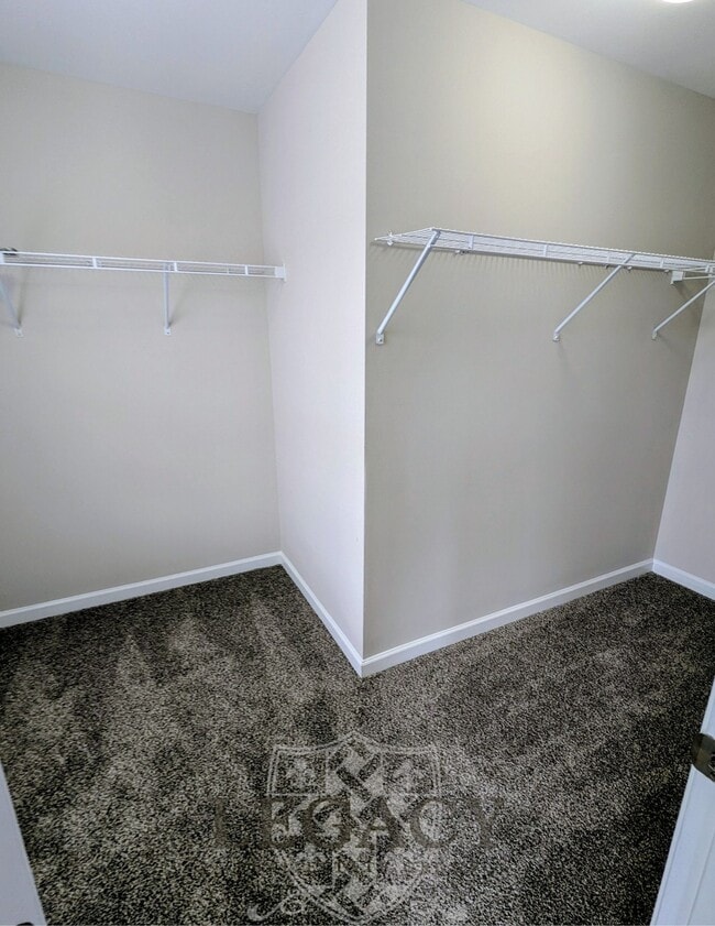 Building Photo - 612 Pippin Dr