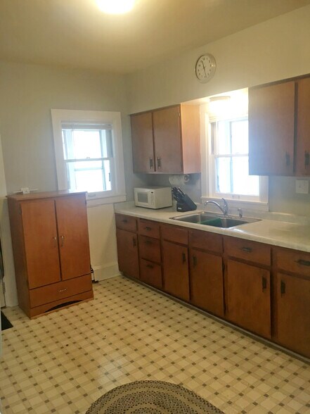 Building Photo - 258 Lee St