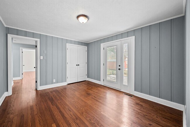 Building Photo - Renovated 3 Bedroom Pet Friendly Home For Rent!