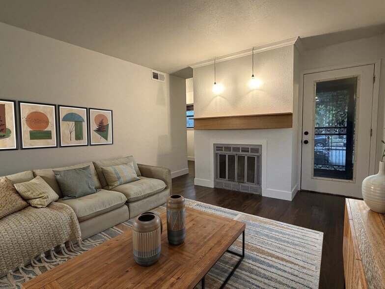 Building Photo - 2 Acoma St Unit 13