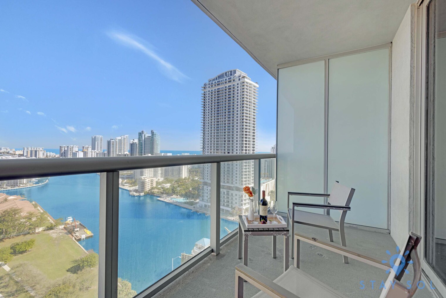 Building Photo - 2602 E Hallandale Beach Blvd