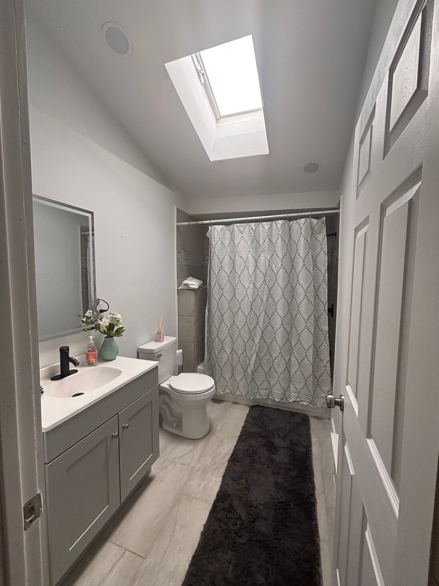 Building Photo - 452 Belgrade St