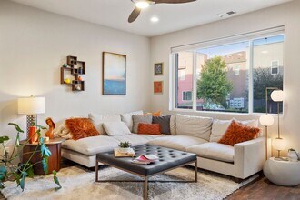 Building Photo - Modern 3-Bedroom Townhome in Midtown Denver – Carefree Living Awaits!