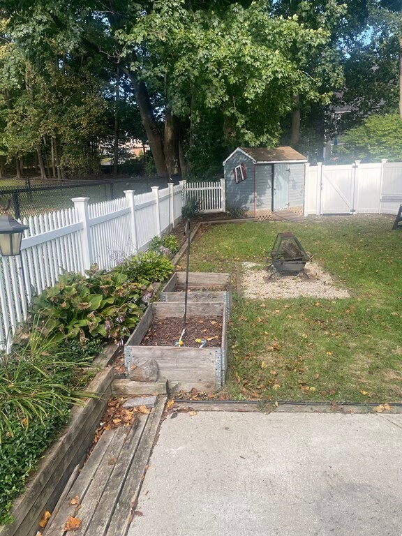 Building Photo - 51 Grove St