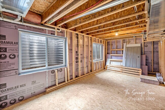 Building Photo - CHARMING, RECENTLY REMODELED 3BD HOME w/ E...