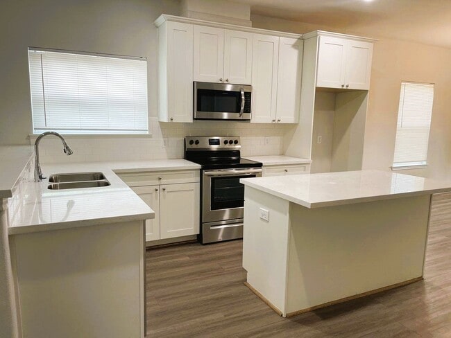 Building Photo - 2218 Bringhurst St