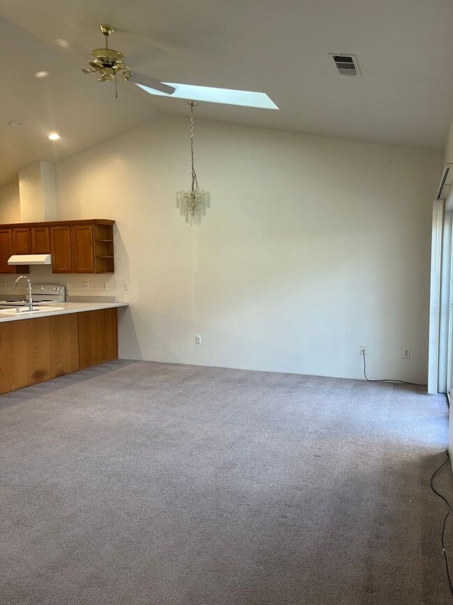 Building Photo - 3984-3988 Arrowhead Dr