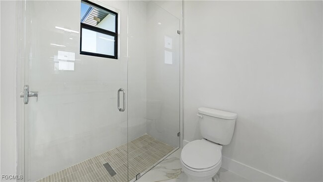 Building Photo - 121 Ichabod Ave