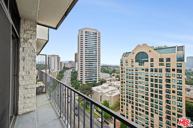 Building Photo - 10535 Wilshire Blvd