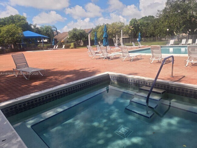 Building Photo - 15798 Woodgate Ct