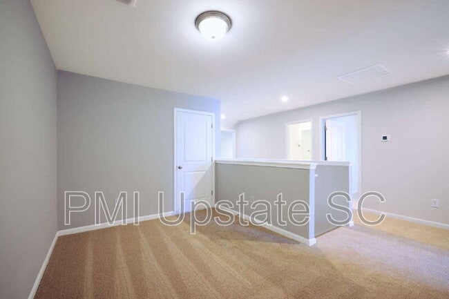 Building Photo - 405 Mariene Dr