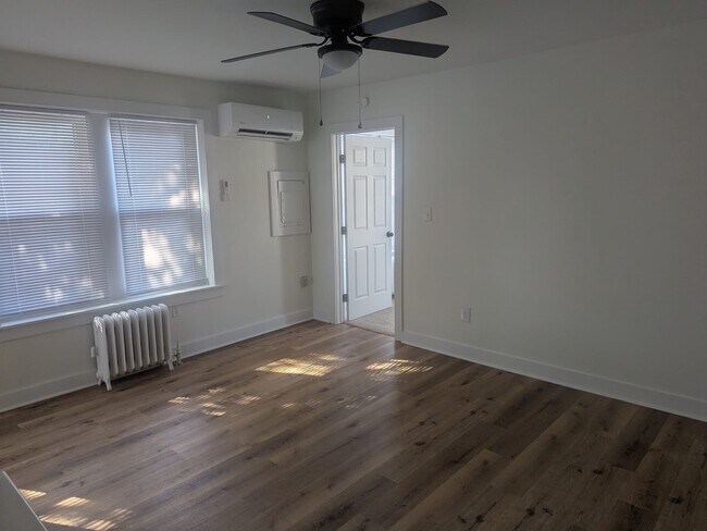 Building Photo - 712 Station Ave