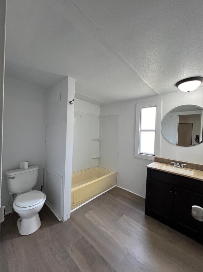 Building Photo - 137 Vestin Dr