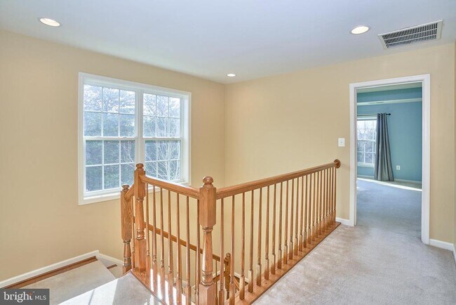 Building Photo - 41625 Broxbourne Terrace