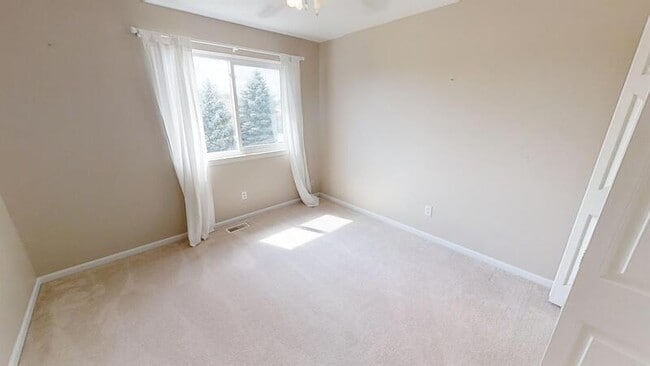 Building Photo - 292 Sandrock Ct