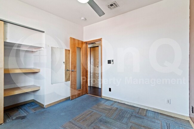 Building Photo - 3907 S Farmer Ave