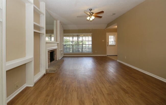 Building Photo - 13339 Somersworth Dr