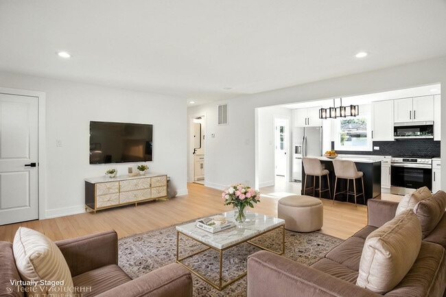 Building Photo - 8053 Newland Ave