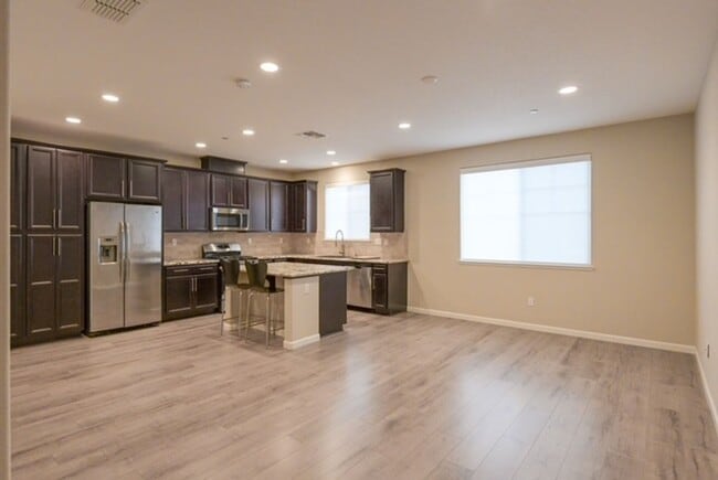 Building Photo - Modern Napa Condo in the Heart of Napa