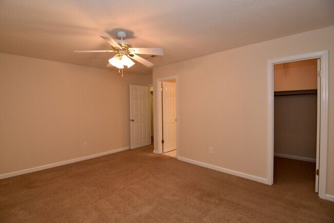 Building Photo - Evans 3 Bed/2 Bath w/ Garage & Huge Fenced...