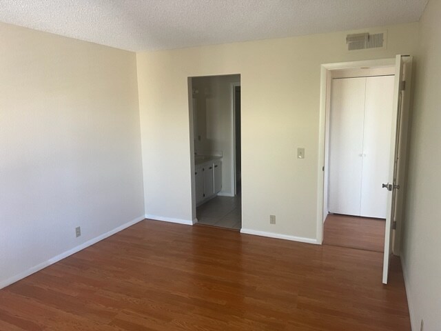 Building Photo - 4150 E Cactus Rd