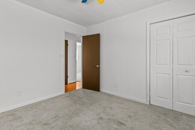 Building Photo - 4010 Emerald Lake Dr