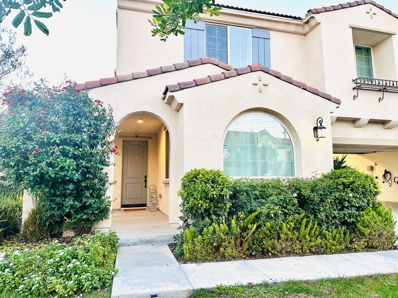 Building Photo - 15770 Myrtlewood Ave