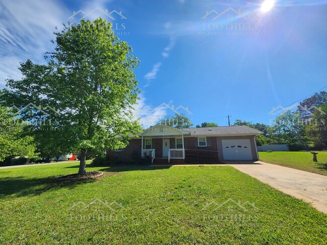 Building Photo - Spacious 3 Bedroom Home in Starr with Gara...