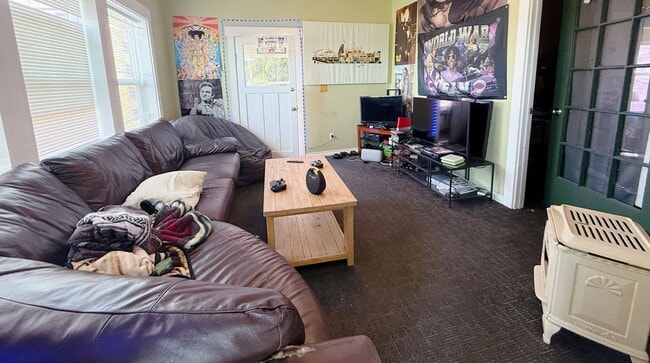 Building Photo - 1/2 OFF FIRST MONTH RENT - Available NOW