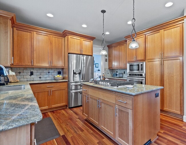 Building Photo - Desirable Oregon City / Luxury Home, High End Amenities, Central Air, Central Vac, Tank-less Hot ...