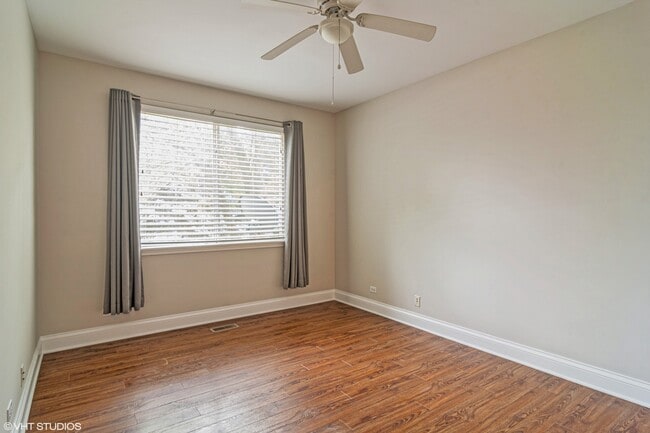 Building Photo - 150 Hidden Pond Cir