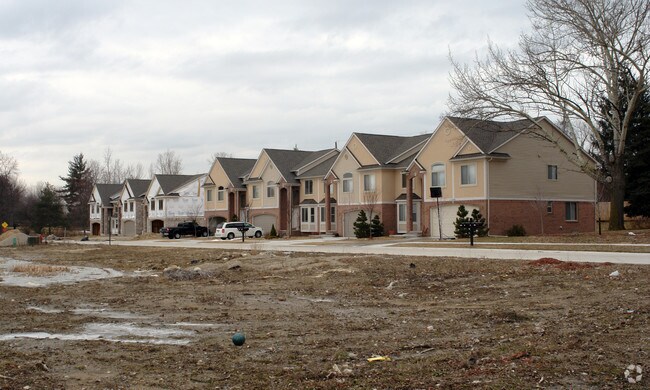 Building Photo - 6185-6190 Elarz Dr