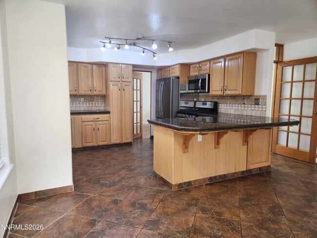 Building Photo - 3653 Hemlock Ct