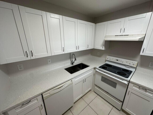Building Photo - 9355 SW 8th St