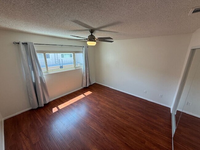 Building Photo - Upgraded 3-Bedroom Condo for Rent in Arleta!