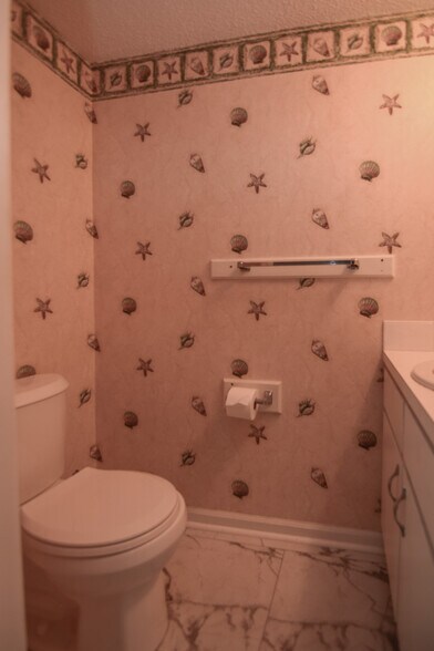 Building Photo - 105 Sandlewood Dr