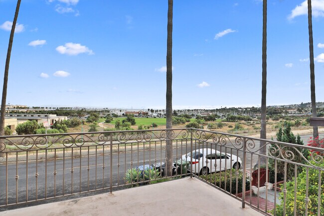 Building Photo - 1701 Crescent Ave