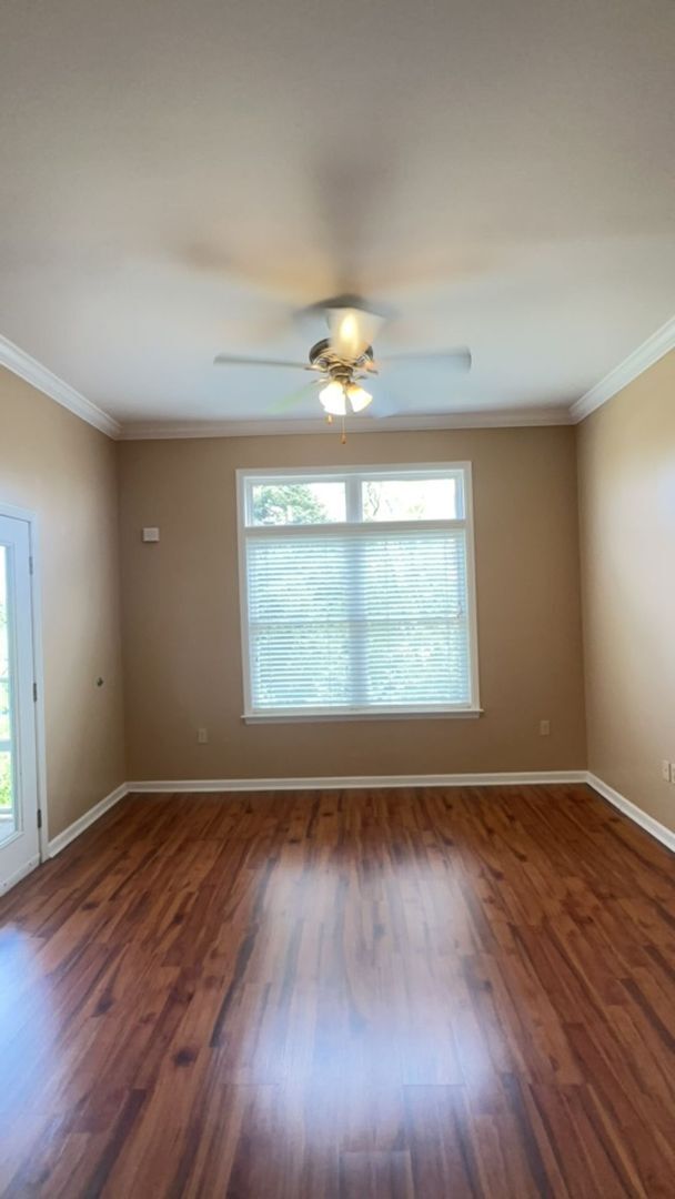 Building Photo - Great unit at LAUREL STATION for $3300 - monthly rent includes two assigned parking spaces!