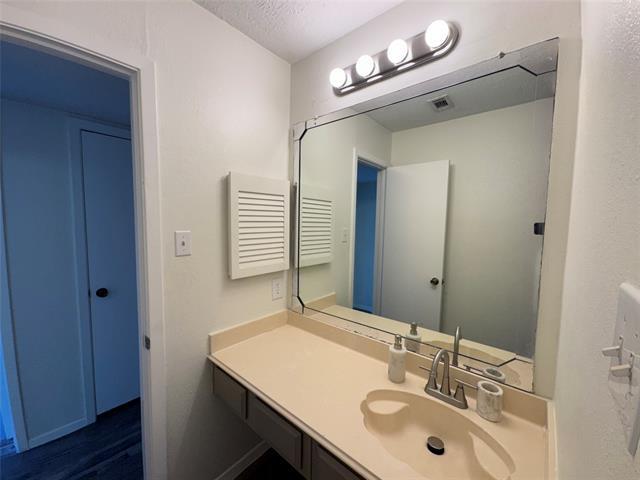 Building Photo - 1327 Reesling Dr