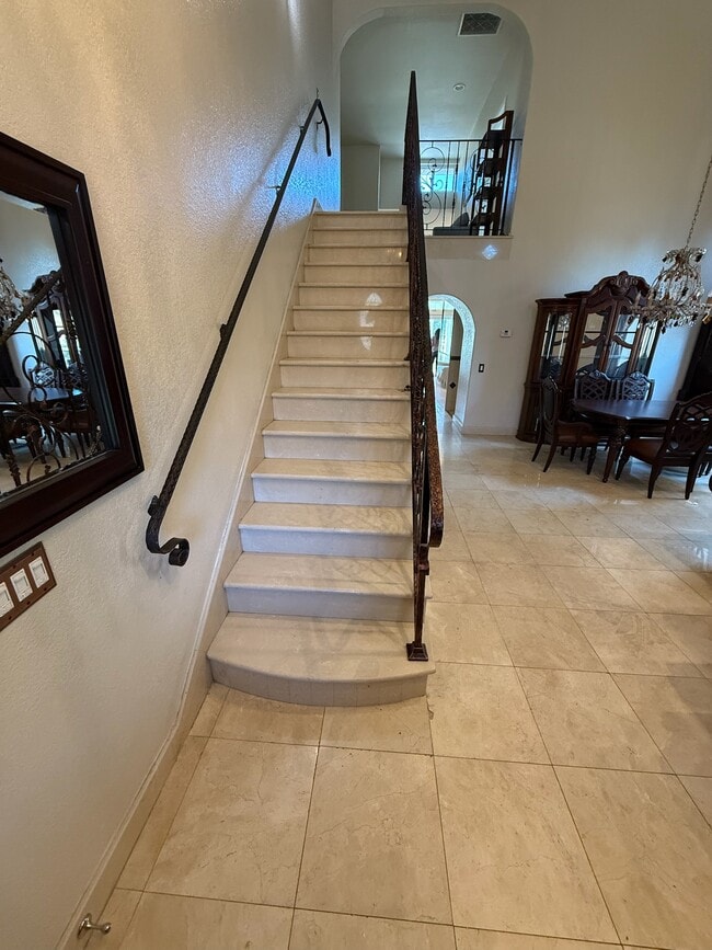 Building Photo - 3350 Deaver Dr