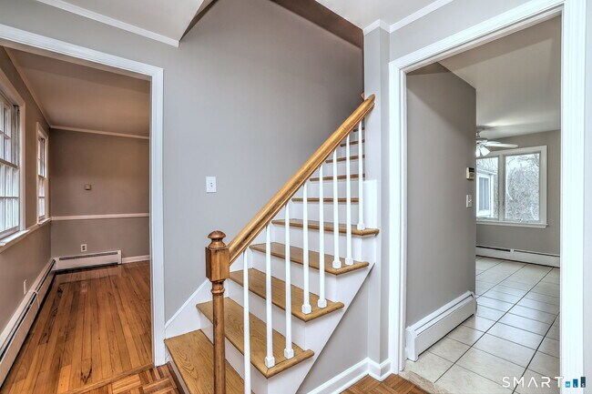 Building Photo - 25 Shelter Rock Rd