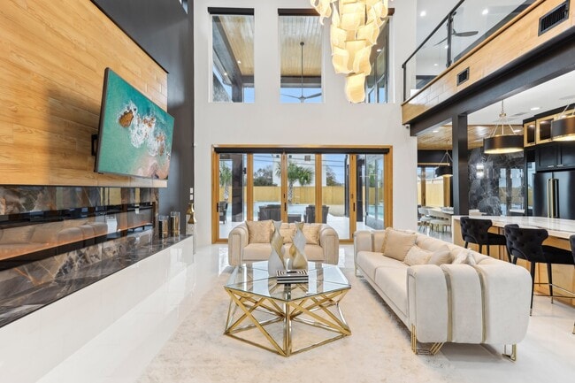 Building Photo - 3902 Charleston St